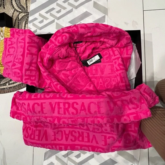Authentic VERSACE BATHROBE ❤️❤️ - Picture 2 of 7